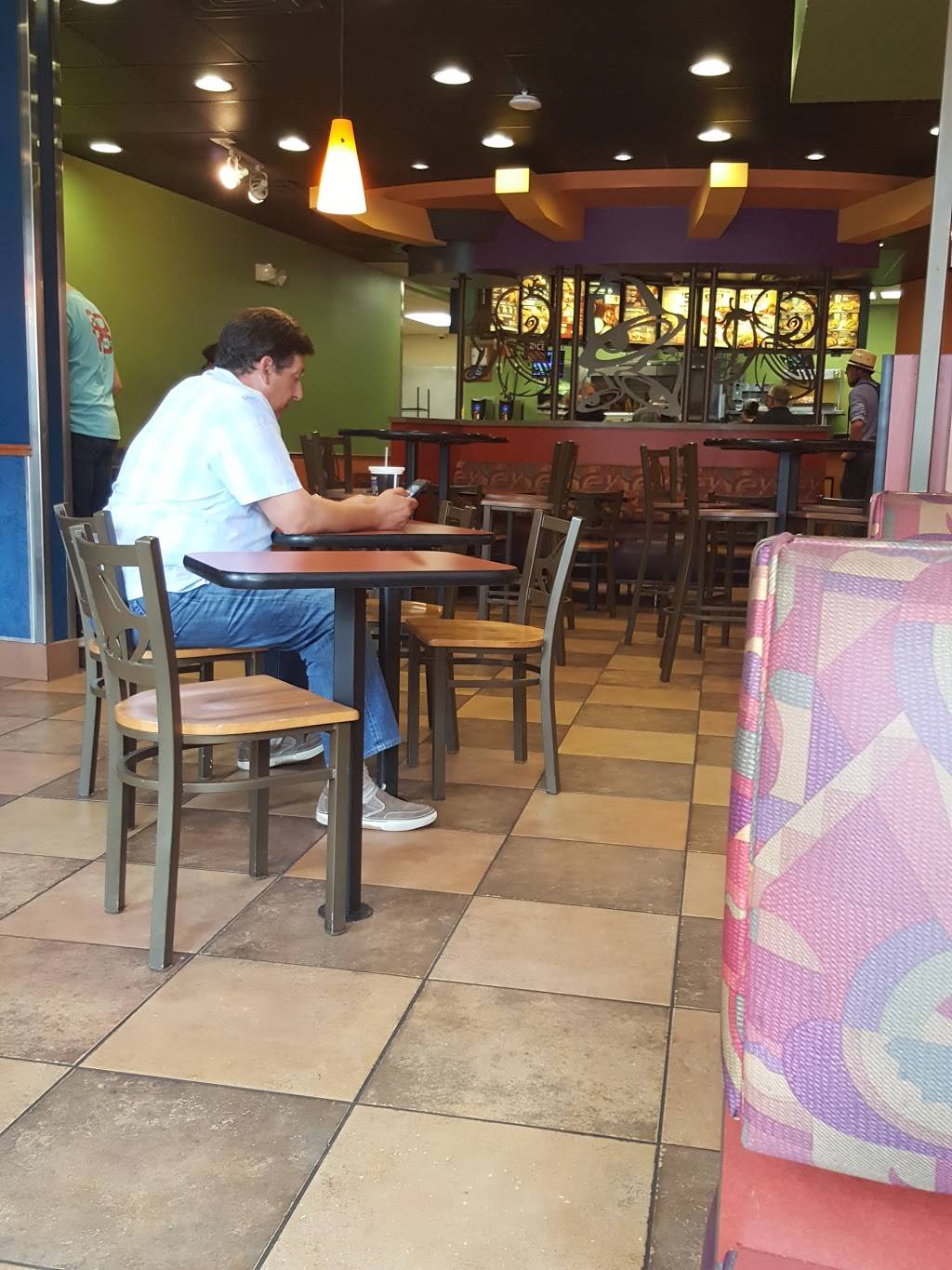 Taco Bell | restaurant | 100 S Main St, Middlebury, IN 46540, USA | 5748259168 OR +1 574-825-9168