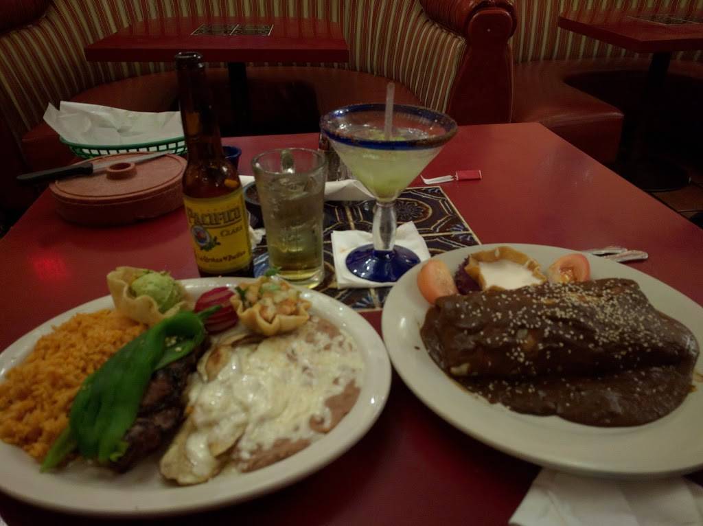 Don Cuco Mexican Restaurant | restaurant | 24130 Lyons Ave, Newhall, CA 91321, USA | 6612544874 OR +1 661-254-4874