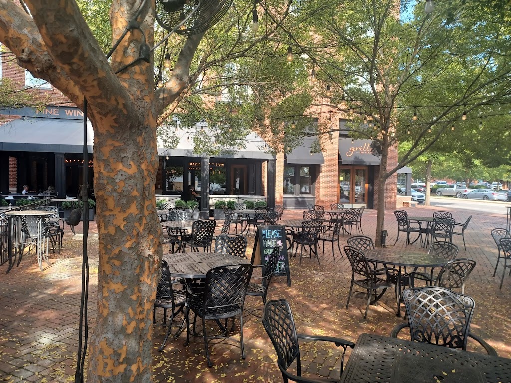 Furniture Factory Bar & Grill | restaurant | 7 Town Center Dr NW Suite 103, Huntsville, AL 35806, USA | 2569457391 OR +1 256-945-7391