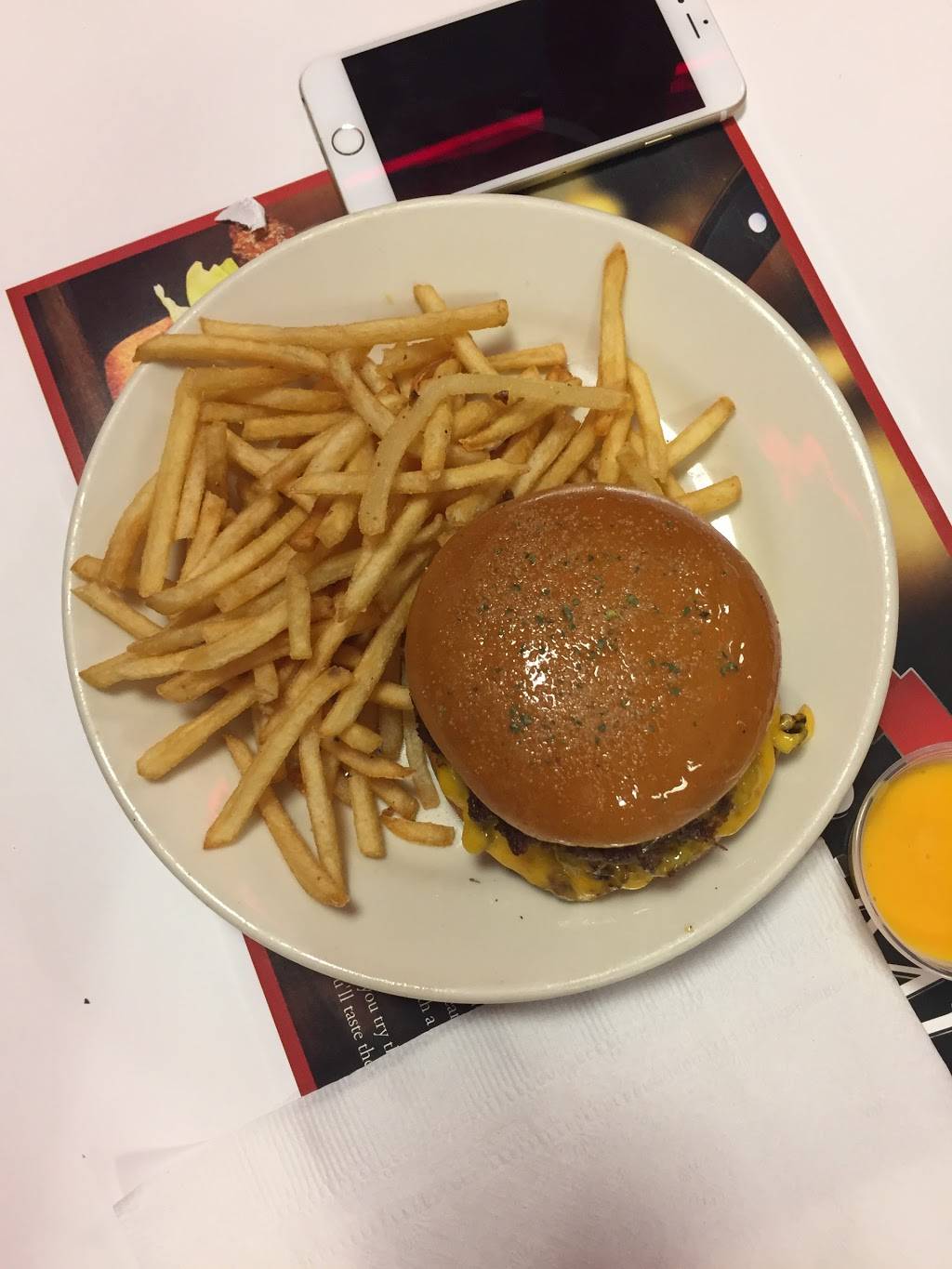 Steak n Shake | restaurant | 7515 North Grand Prairie Drive, Peoria, IL 61615, USA | 3096937529 OR +1 309-693-7529