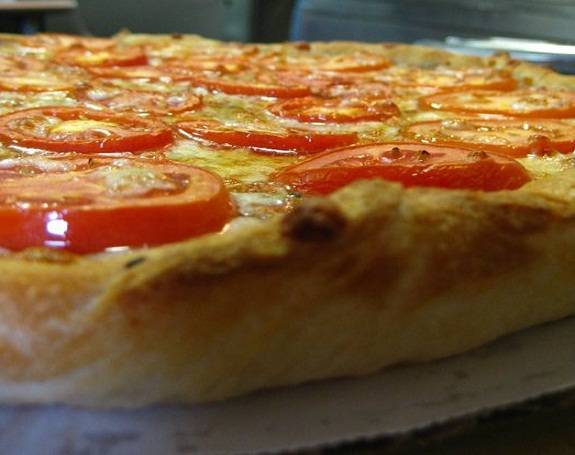 Engine no 6 Pizza | restaurant | 195 W Thames St, Norwich, CT 06360, USA | 8608873887 OR +1 860-887-3887