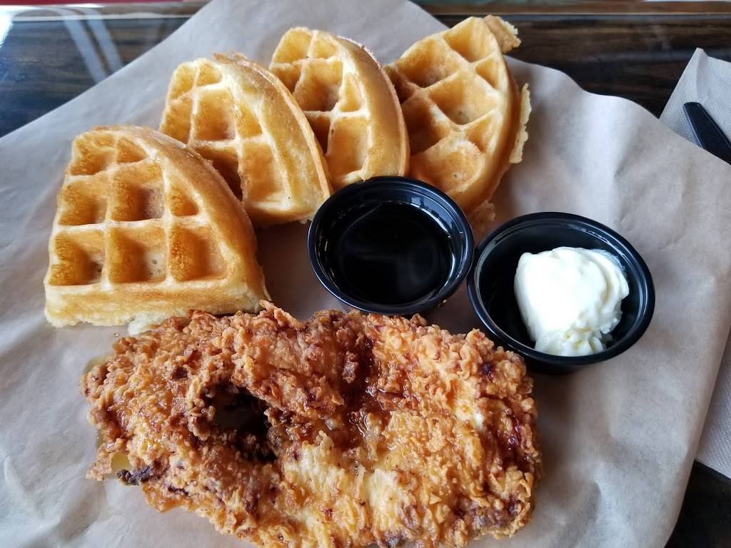 BTW - BURGERS TACOS WAFFLES | restaurant | 115 E Main St, Tavares, FL 32778, USA | 3525089287 OR +1 352-508-9287