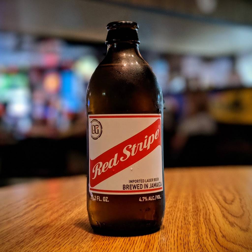 Sunset Sharkys Pub & Grub | restaurant | 12 S Shore Dr, Clear Lake, IA 50428, USA | 6413574275 OR +1 641-357-4275