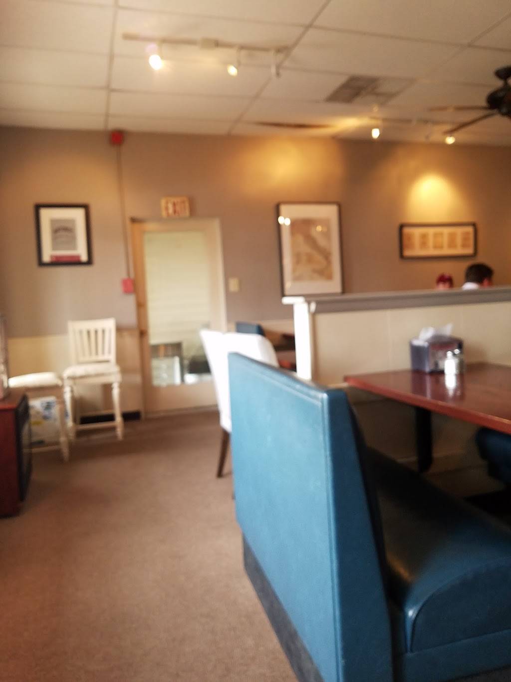 Roccos Pizza Restaurant | restaurant | 517 Kimberton Rd, Phoenixville, PA 19460, USA | 6109352202 OR +1 610-935-2202