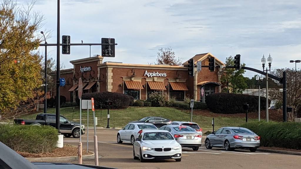 Applebees Grill + Bar | restaurant | 124 Grandview Blvd, Madison, MS 39110, USA | 6016052652 OR +1 601-605-2652