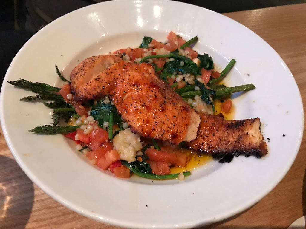 BJs Restaurant & Brewhouse | restaurant | 190 Nut Tree Pkwy, Vacaville, CA 95687, USA | 7073592200 OR +1 707-359-2200