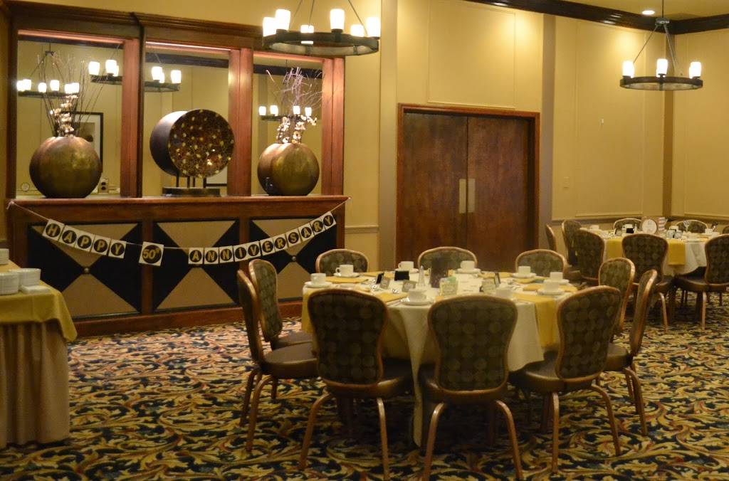 Frescos | restaurant | 10545 Perry Hwy, Wexford, PA 15090, USA | 7249357550 OR +1 724-935-7550