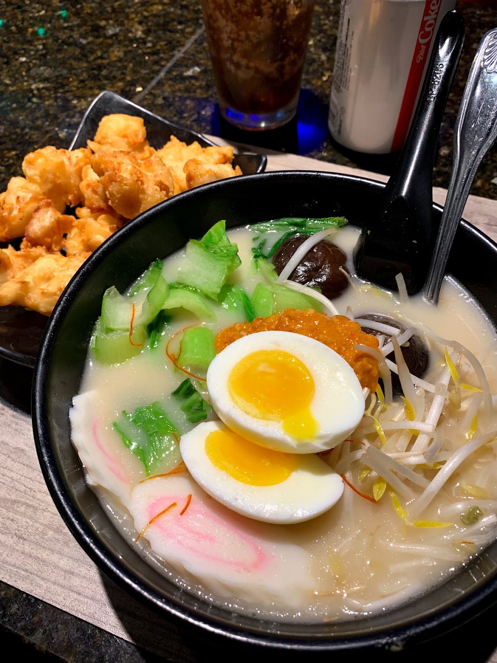 Hot Woks Cool Sushi | restaurant | 312 W Adams St, Chicago, IL 60606, USA | 3122200011 OR +1 312-220-0011