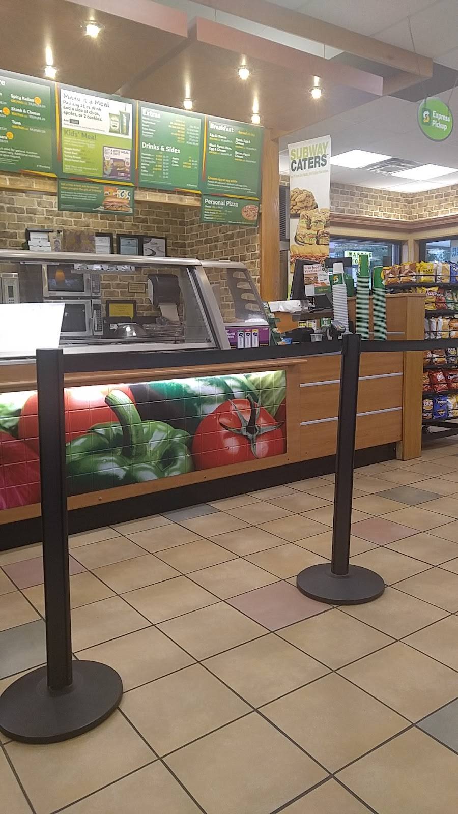 Subway | restaurant | 2033 Gunter Ave, Guntersville, AL 35976, USA | 2565822035 OR +1 256-582-2035