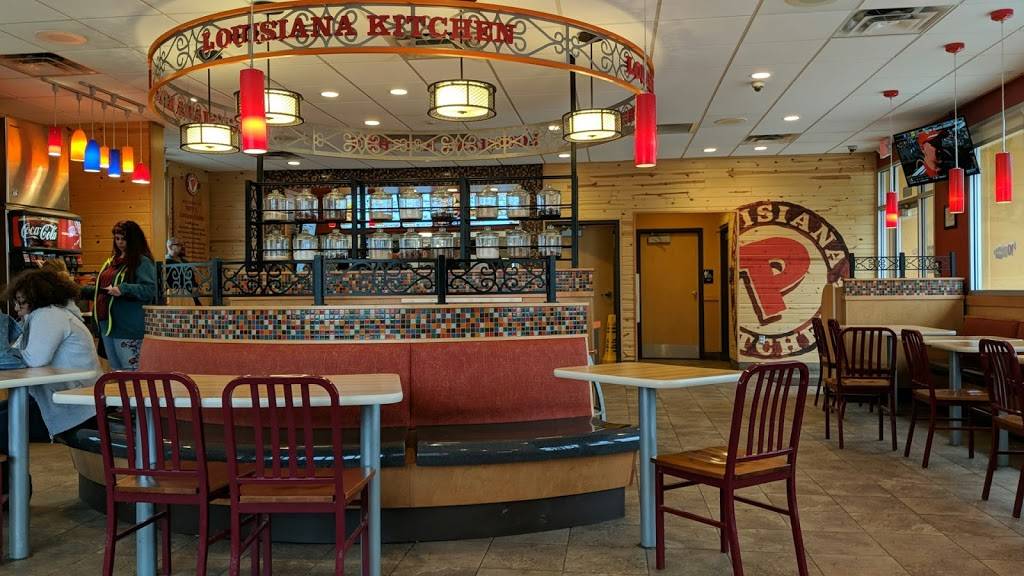 Popeyes Louisiana Kitchen | restaurant | 6901 NW 83rd Terrace, Kansas City, MO 64152, USA | 8167019050 OR +1 816-701-9050