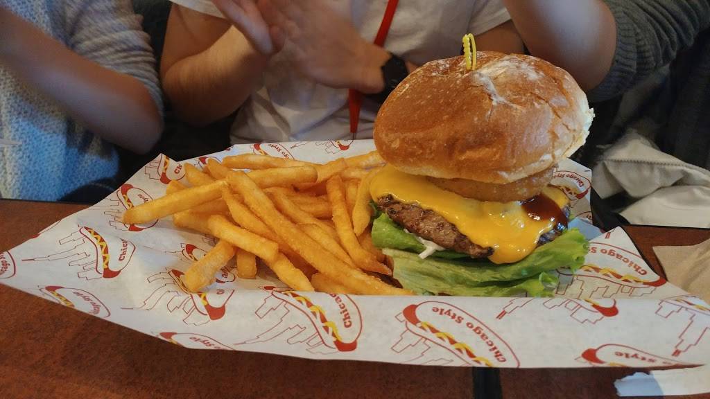 Burger Bull | restaurant | 5736 N Elston Ave, Chicago, IL 60646, USA | 7736287156 OR +1 773-628-7156