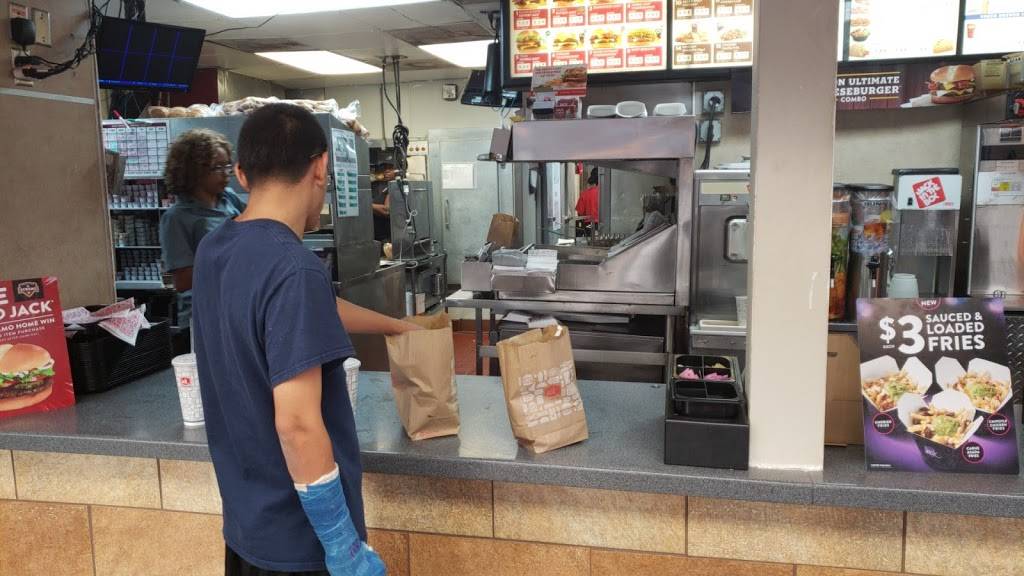 Jack in the Box | restaurant | 9302 Jensen Dr, Houston, TX 77093, USA | 7136923013 OR +1 713-692-3013