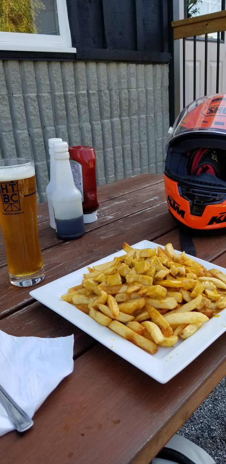 The Gibbled Goose | restaurant | 22-26 Main St S, Waterford, ON N0E 1Y0, Canada | 5194434442 OR +1 519-443-4442