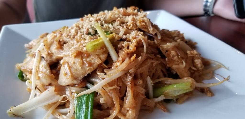 Raan Thai | restaurant | 203 Terry Rd, Smithtown, NY 11787, USA | 6316565887 OR +1 631-656-5887