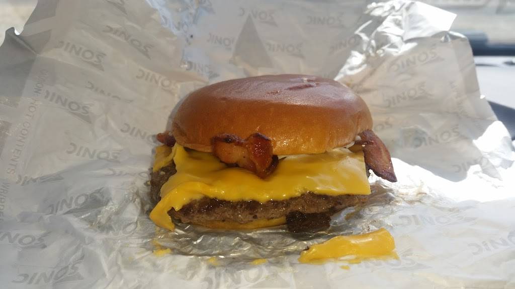 Sonic Drive-In | restaurant | 1090 S Randall Rd, Algonquin, IL 60102, USA | 8474586220 OR +1 847-458-6220