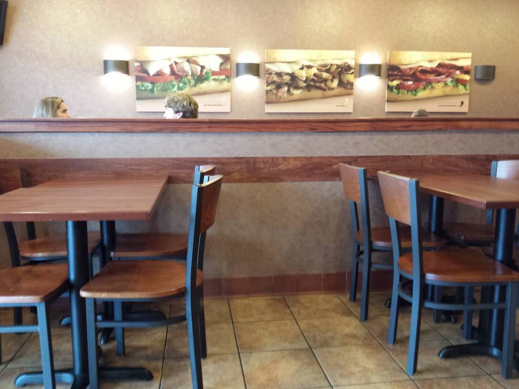 Penn Station East Coast Subs | meal takeaway | 7025 Kingston Pike, Knoxville, TN 37919, USA | 8655250000 OR +1 865-525-0000