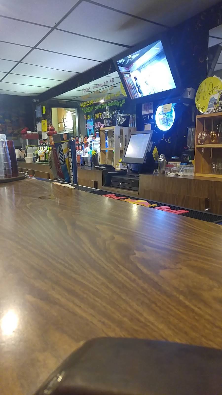 Bottomz UP Bar & Grill | restaurant | 400 Washington Ave, Bay City, MI 48708, USA | 9898929220 OR +1 989-892-9220