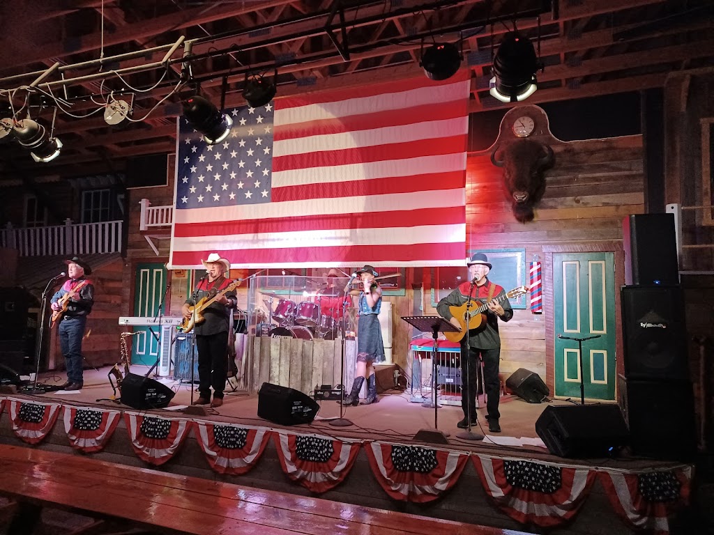 Fort Hays Chuckwagon Supper & Show | restaurant | 2255 Fort Hayes Dr, Rapid City, SD 57702, USA | 6053433113 OR +1 605-343-3113