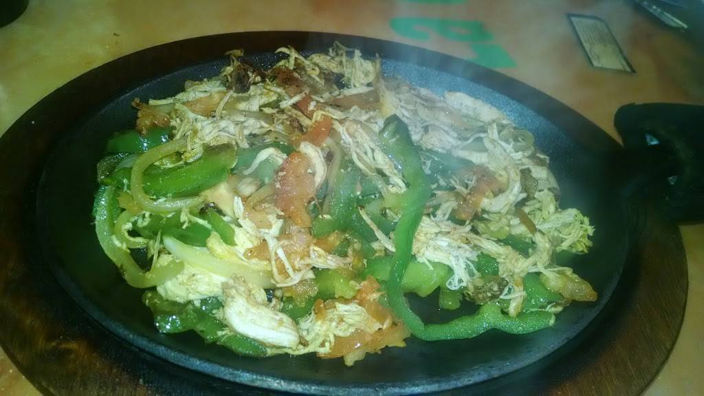 La Guanajuato | restaurant | 3915 Center Point Rd NE, Cedar Rapids, IA 52402, USA | 3197430081 OR +1 319-743-0081