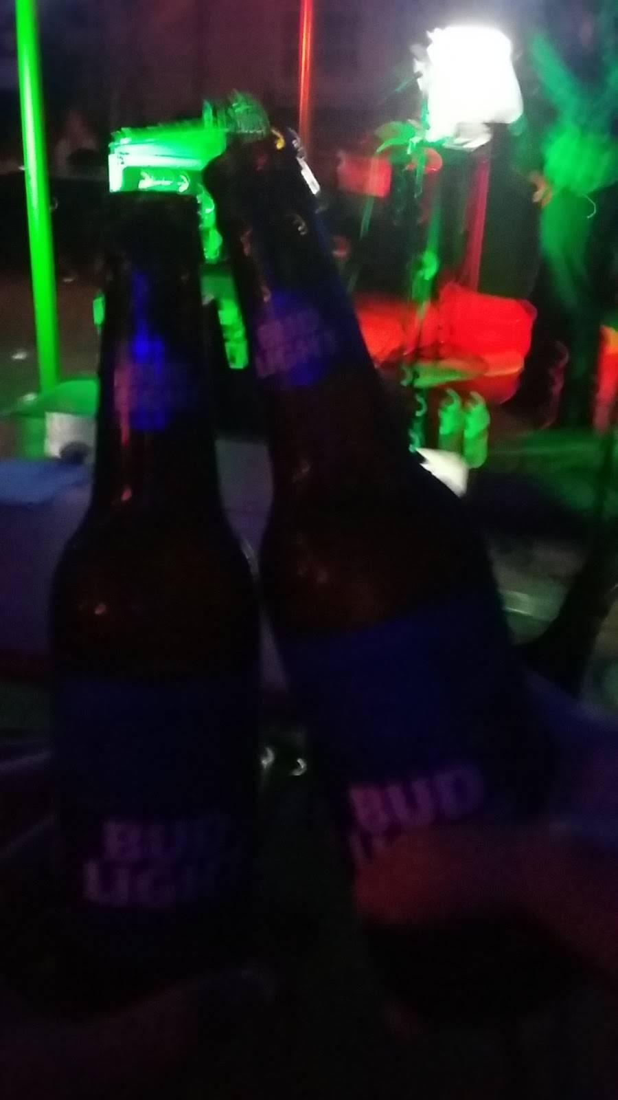 A & A Drive In | restaurant | 4103 W Commerce St, San Antonio, TX 78207, USA | 2103307440 OR +1 210-330-7440