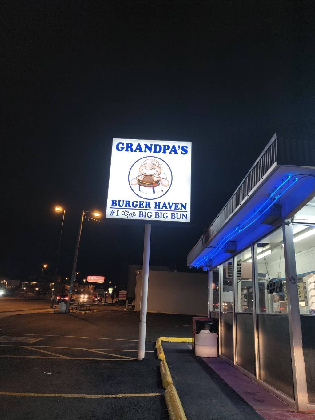 Grandpas Burger Haven | restaurant | 23 S Federal Blvd, Denver, CO 80219, USA | 3039364463 OR +1 303-936-4463