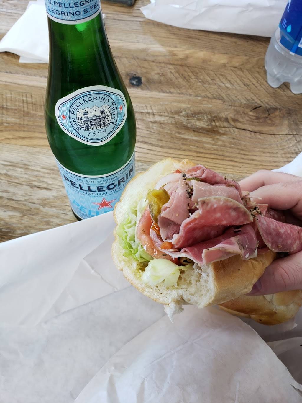 Filomenas Italian Kitchen & Market | restaurant | 2400 Newport Blvd, Costa Mesa, CA 92627, USA | 9496423810 OR +1 949-642-3810