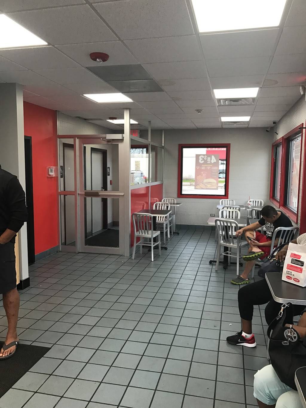 Checkers | restaurant | 7460 N Barrington Rd, Hanover Park, IL 60133, USA | 8478527061 OR +1 847-852-7061