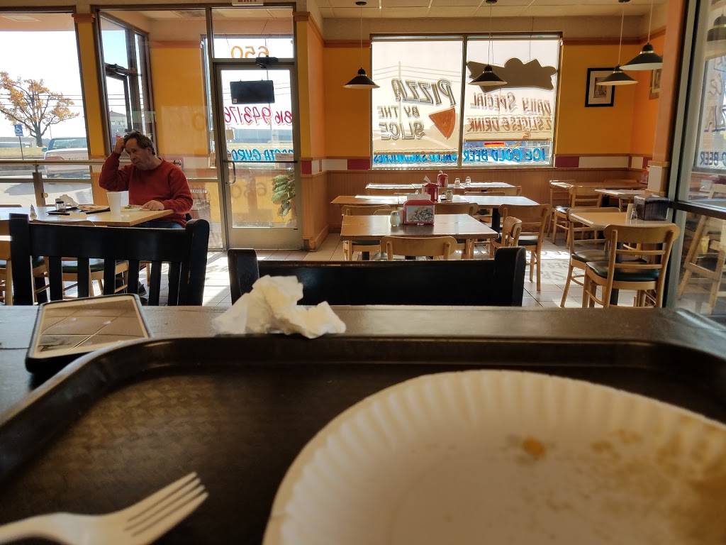 Mamma Leones Pizza | restaurant | 650 E Red Bridge Rd, Kansas City, MO 64131, USA | 8169431760 OR +1 816-943-1760