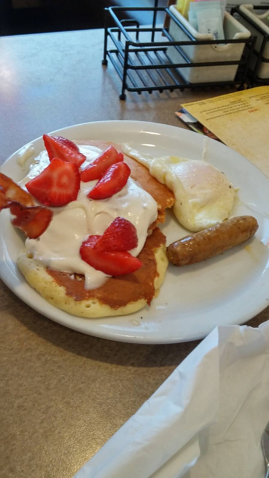 Jack in the Box | restaurant | 14398 County Line Rd, Delano, CA 93215, USA | 6617211132 OR +1 661-721-1132