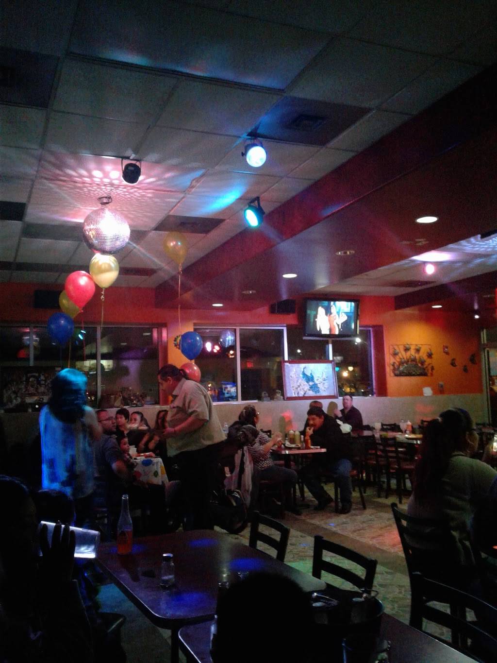 Mar Y Tierra Restaurant | restaurant | 3505 W Lake St, Melrose Park, IL 60160, USA | 7083454400 OR +1 708-345-4400