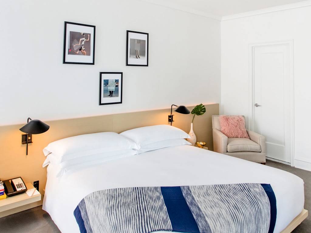 Ambassador Chicago | cafe | 1301 N State Pkwy, Chicago, IL 60610, USA | 3127873700 OR +1 312-787-3700