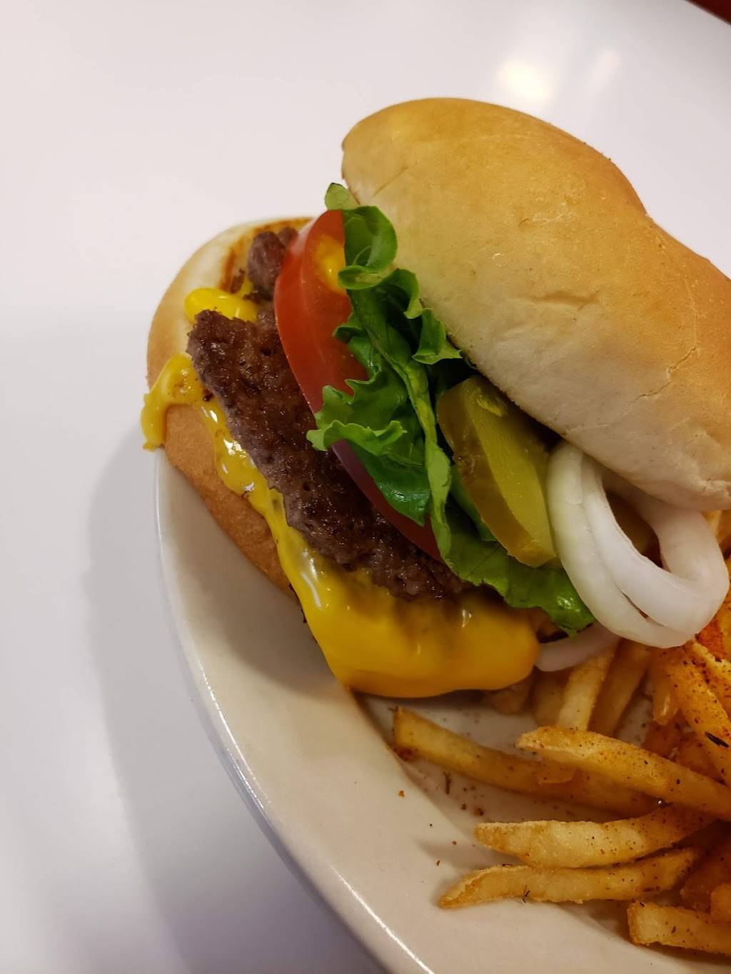 Steak n Shake | restaurant | 9530 Diamond Centre Dr, Mentor, OH 44060, USA | 4406398734 OR +1 440-639-8734