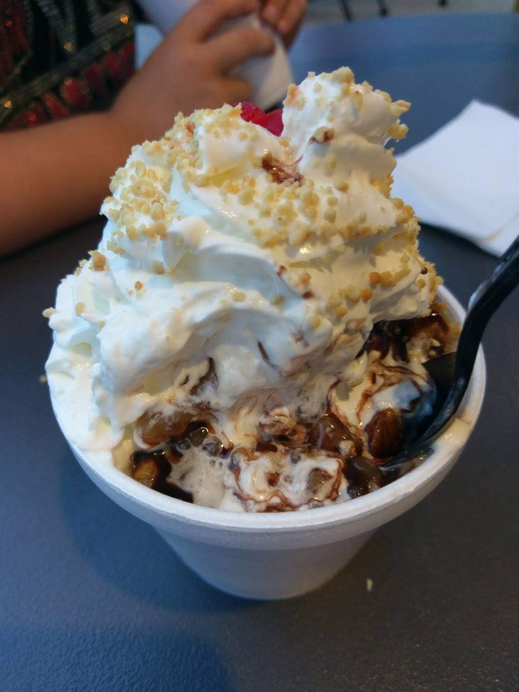 Chill Out Ice Cream Parlor | restaurant | 606 Gold Star Hwy, Shenandoah, PA 17976, USA | 5704621100 OR +1 570-462-1100