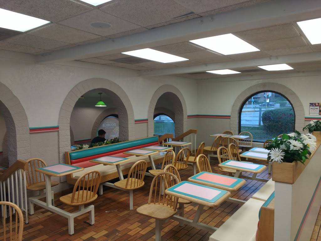 Taco Bell | meal takeaway | 1530 Algonquin Rd, Arlington Heights, IL 60005, USA | 8472599702 OR +1 847-259-9702