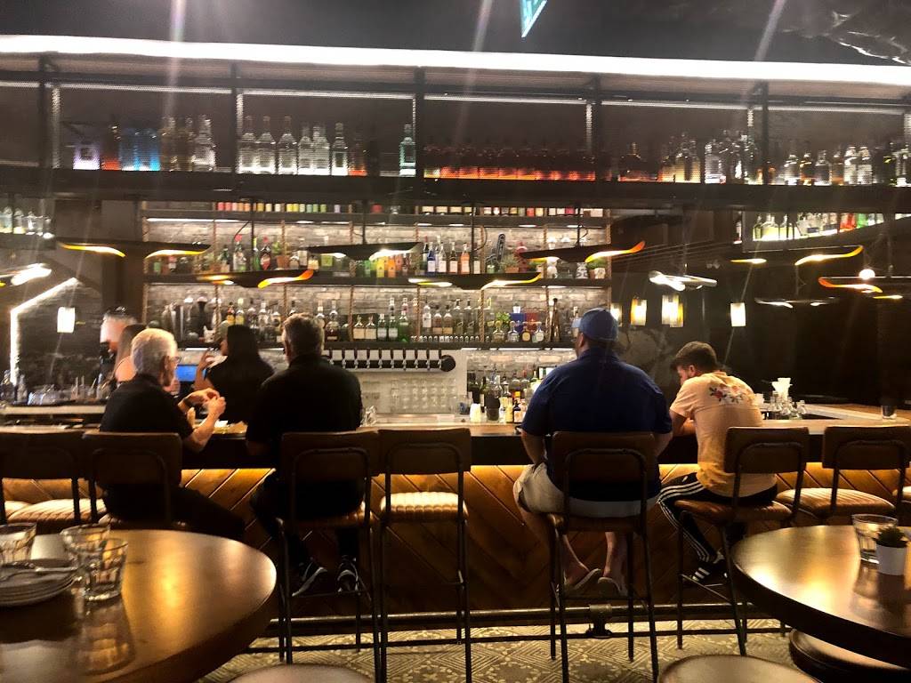 La Carnita | restaurant | 100 City Centre Dr, Mississauga, ON L5B 2C9, Canada | 9057661947 OR +1 905-766-1947