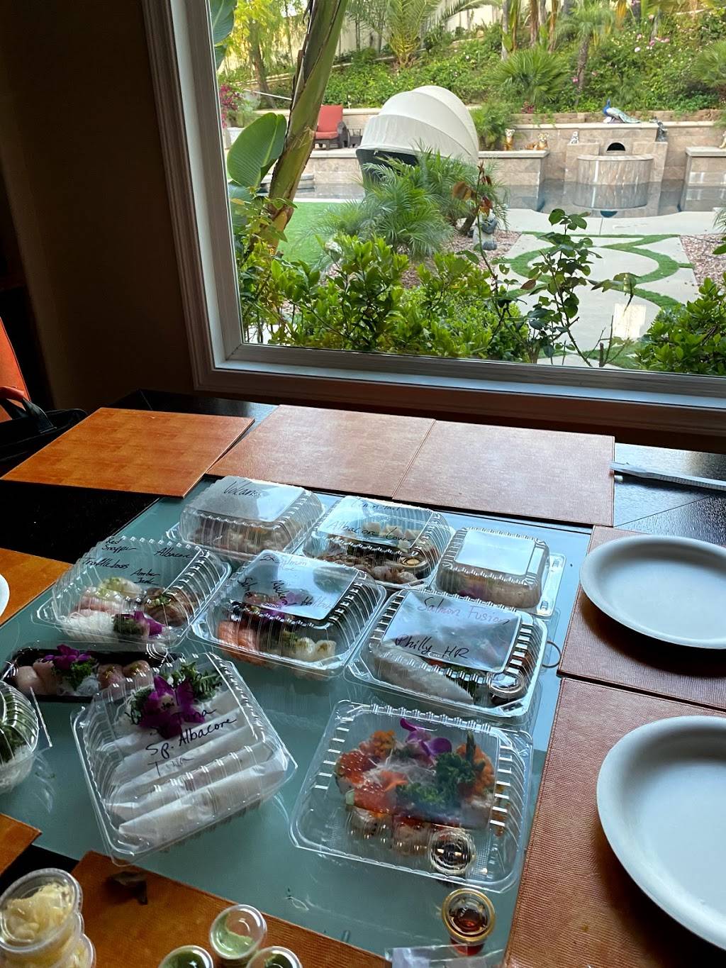 Catch Me Sushi | restaurant | 7234 Canoga Ave, Canoga Park, CA 91303, USA | 8187221443 OR +1 818-722-1443