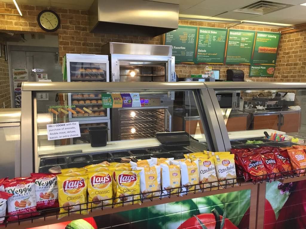 Subway | meal takeaway | 8026 N Mesa St, El Paso, TX 79932, USA | 9155848110 OR +1 915-584-8110