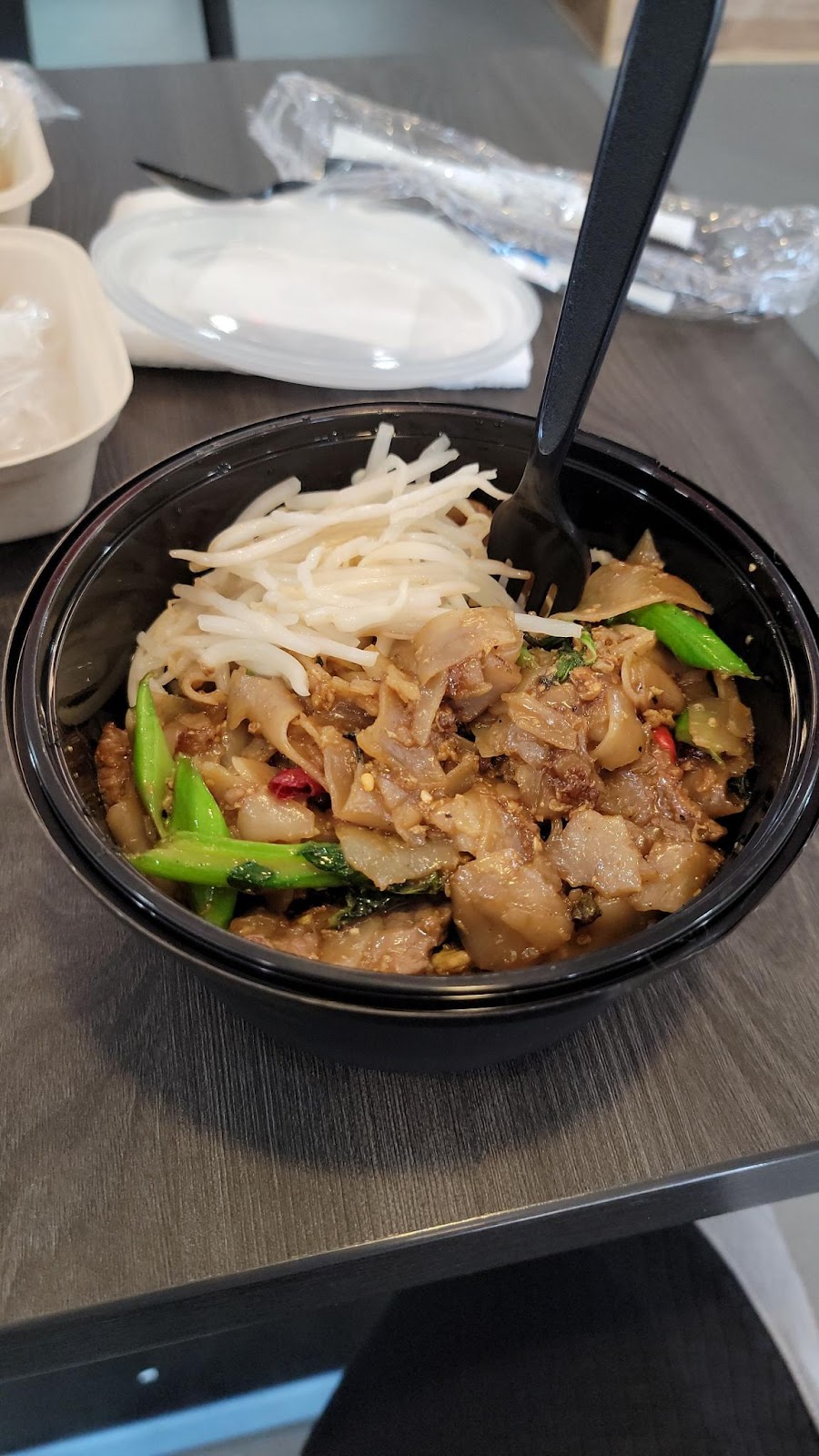 Skny Pig | restaurant | 4330 W Union Hills Dr Suite B11, Glendale, AZ 85308, USA | 6026877009 OR +1 602-687-7009