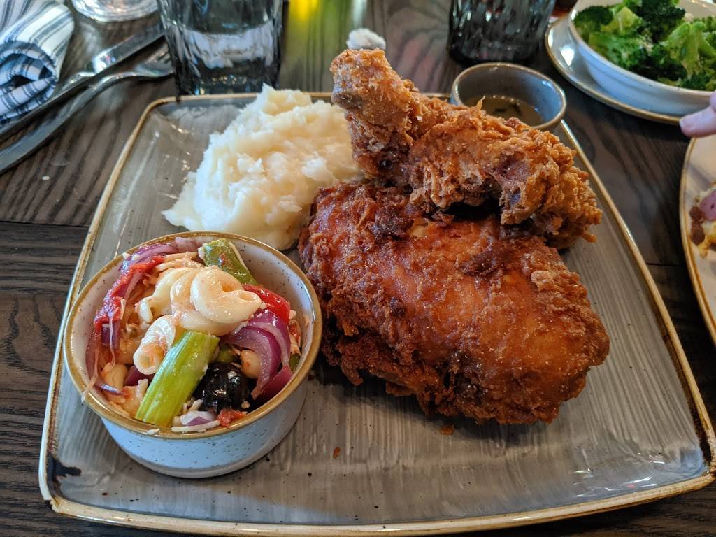 The HC Tavern + Kitchen | restaurant | 9709 E 116th St, Fishers, IN 46037, USA | 3175304242 OR +1 317-530-4242