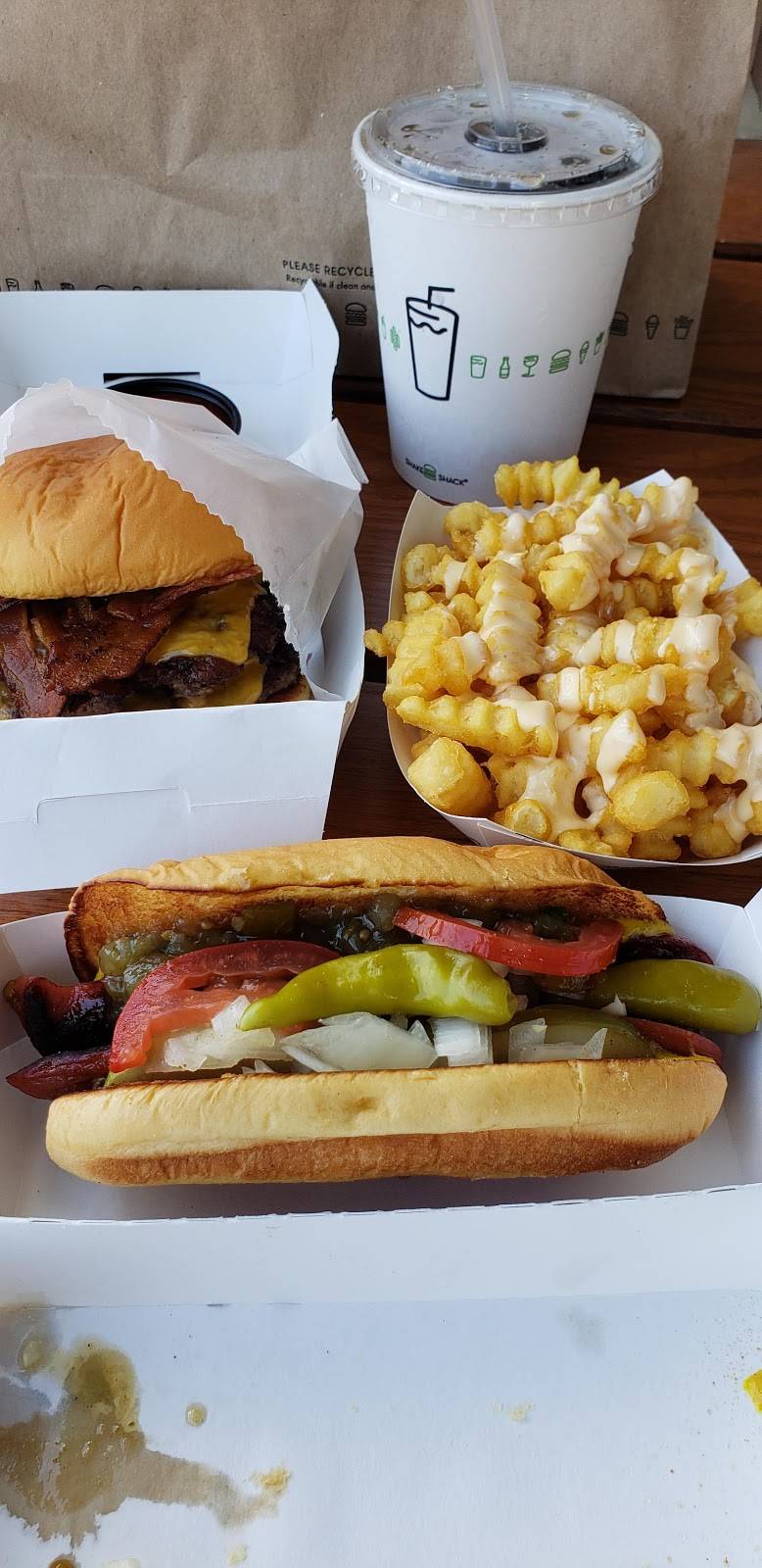 Shake Shack | meal takeaway | 119 Orlando Ave, Winter Park, FL 32789, USA | 3212035130 OR +1 321-203-5130