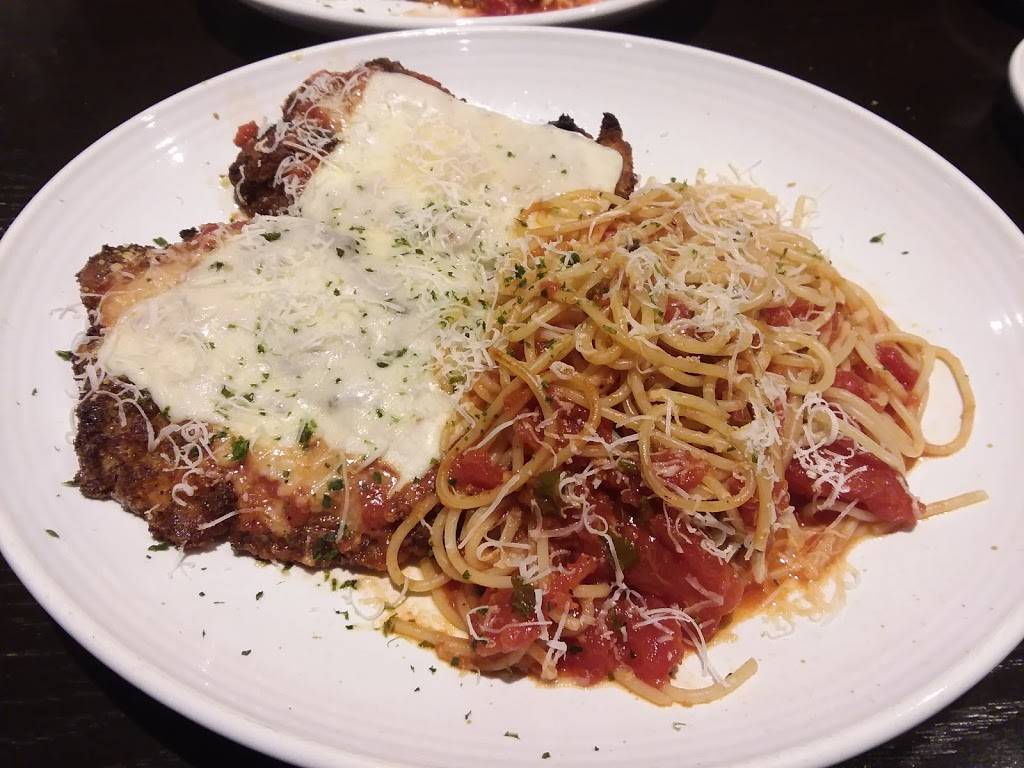Carrabbas Italian Grill | restaurant | 2040 Hamilton Pl Blvd Ste 100, Chattanooga, TN 37421, USA | 4238949970 OR +1 423-894-9970