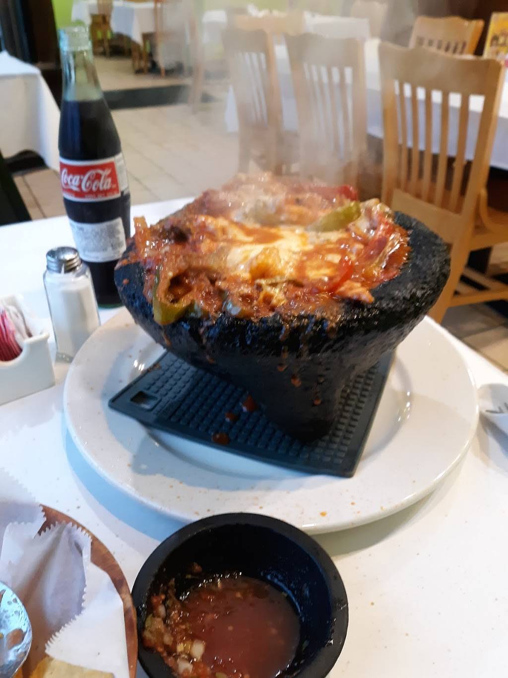 Ricanos Restaurant | restaurant | 230 S Ashland Ave, Chicago, IL 60607, USA | 3126667253 OR +1 312-666-7253