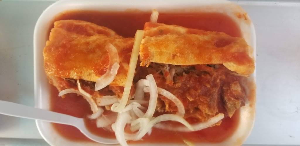 Tortas ahogadas los primos | restaurant | 2856, 2301 W 5th St, Santa Ana, CA 92703, USA | 7144885609 OR +1 714-488-5609