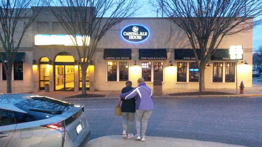 Capital Ale House | restaurant | 41-A Court Square, Harrisonburg, VA 22801, USA | 5405642537 OR +1 540-564-2537