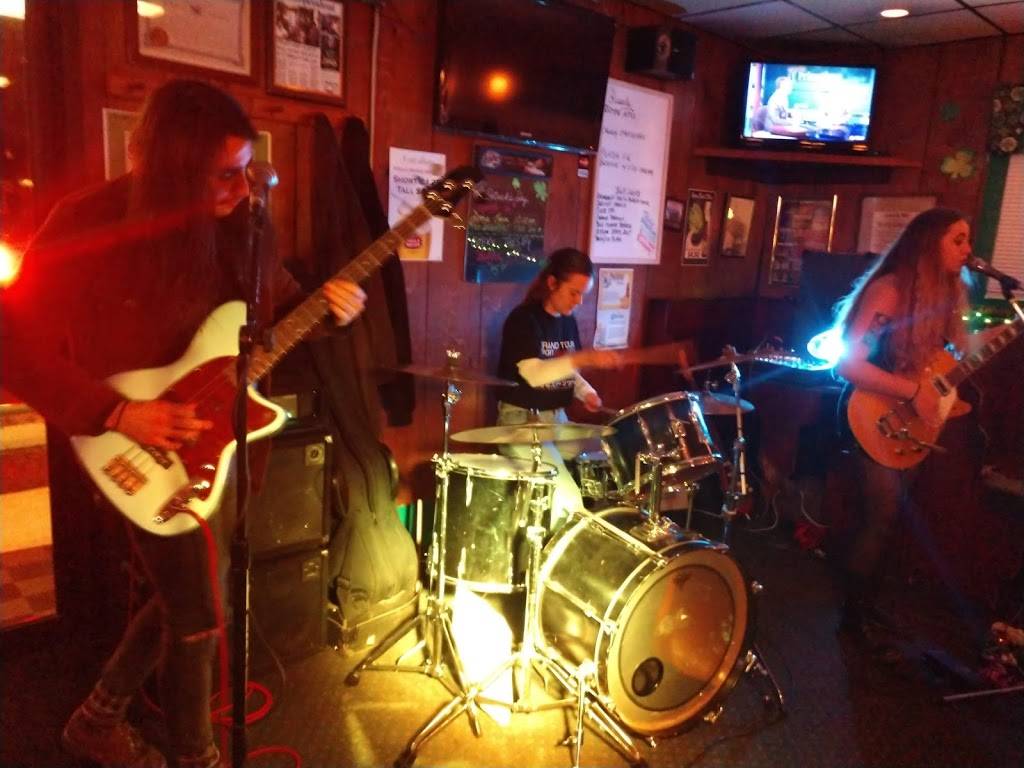 T J Dillons Pub | restaurant | 1911 Erie Ave NW, Massillon, OH 44646, USA | 3308320107 OR +1 330-832-0107