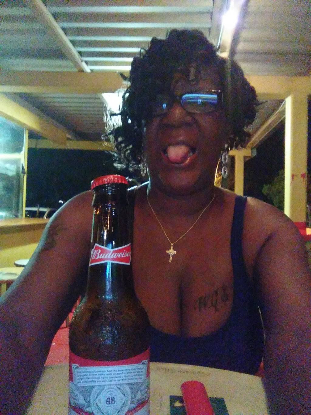 Town Hall Restaurant | restaurant | 1970 Dr Martin Luther King Way, Sarasota, FL 34234, USA | 9419553133 OR +1 941-955-3133