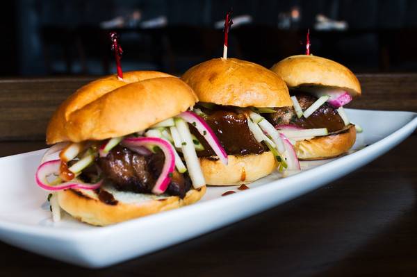 Sterling’s | restaurant | 60 State St, Boston, MA 02109, USA | 6175318200 OR +1 617-531-8200