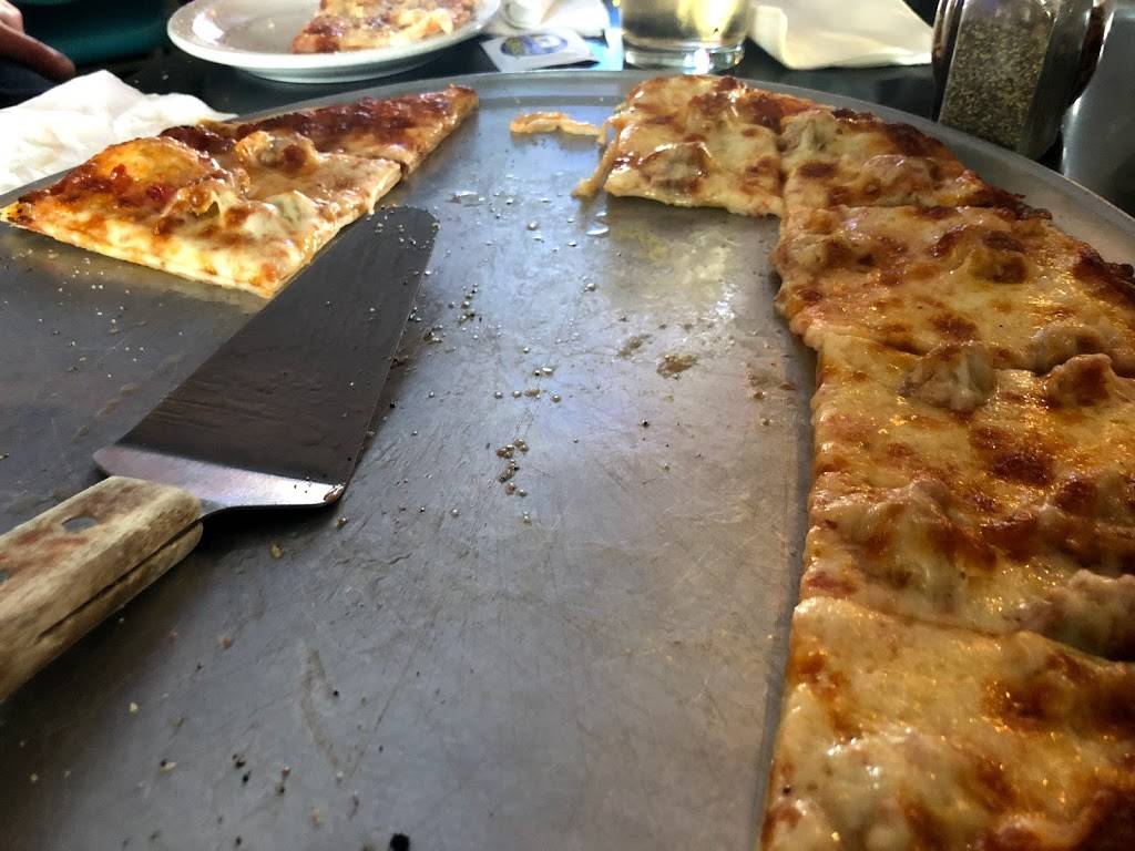 Coachs Pub N Grill | meal takeaway | 3608, 5356 South 13th Street, Milwaukee, WI 53221, USA | 4142818175 OR +1 414-281-8175