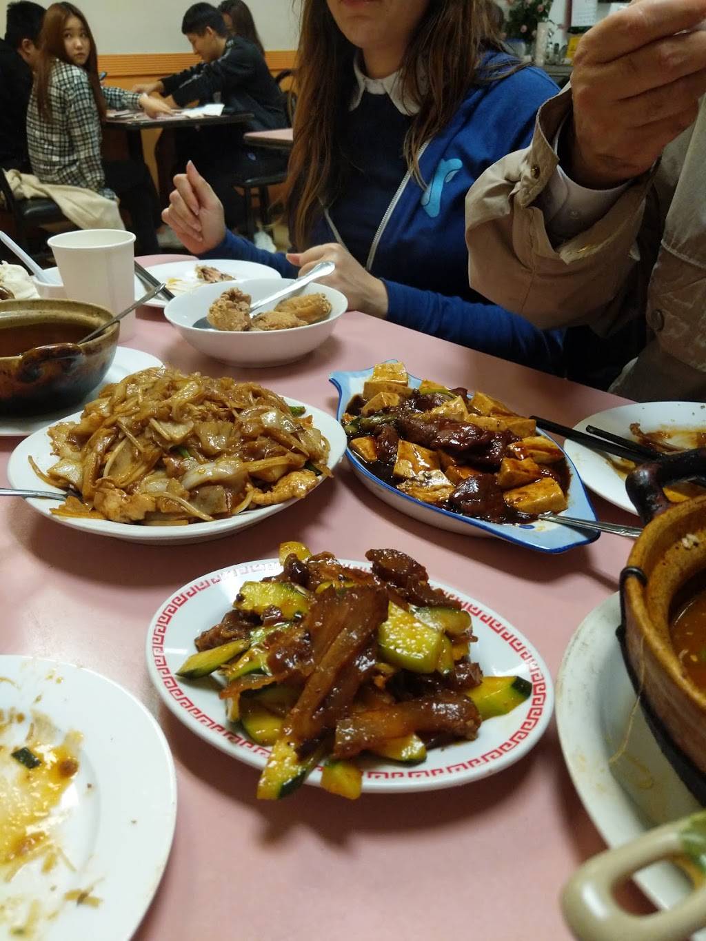 Shanghai Town | restaurant | 1260 Lake Blvd # 111, Davis, CA 95616, USA | 5307584663 OR +1 530-758-4663