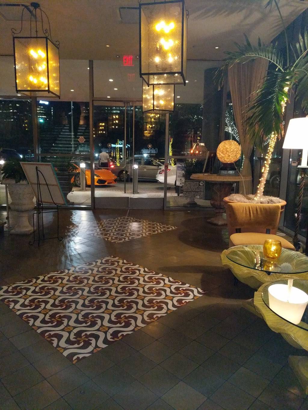 Cafe Annie | restaurant | 6 BLVD Place, 1800 Post Oak Blvd #6170, Houston, TX 77056, USA | 7132083416 OR +1 713-208-3416